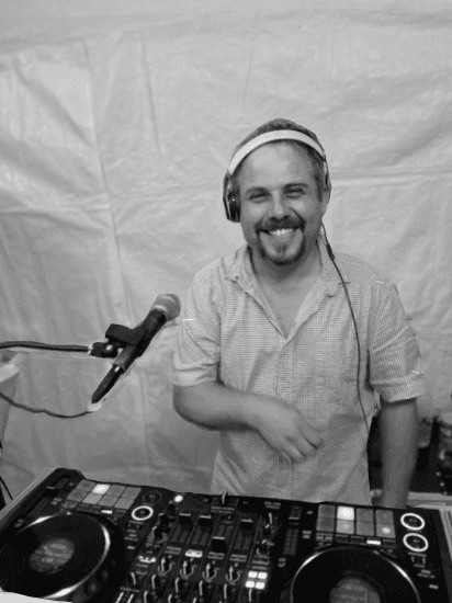 Fondateur d'AnimaJet, DJ animateur en prestation